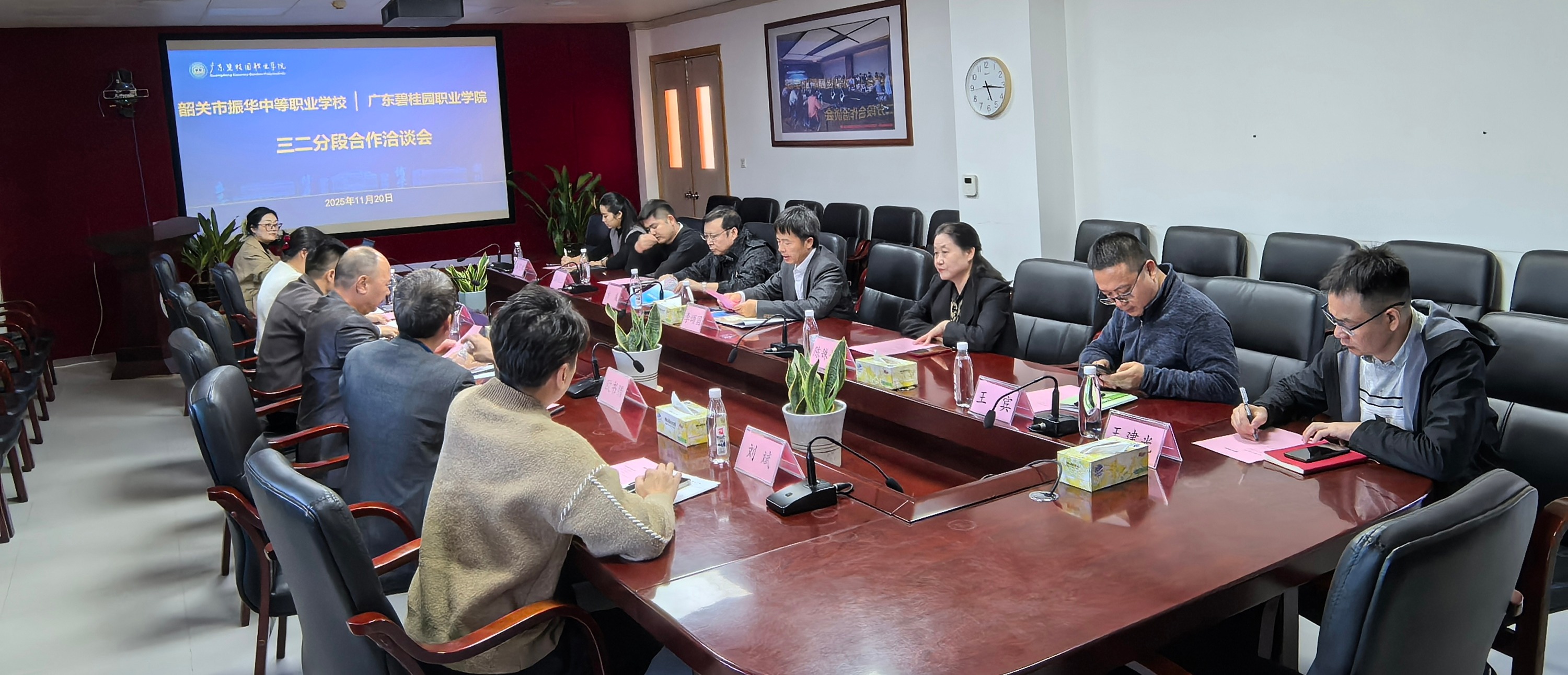 da4e854b275f466c93b8f979296b9cc4.jpeg da4e854b275f466c93b8f979296b9cc4.jpeg